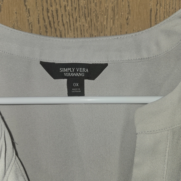 Simply Vera Vera Wang Tops - Simply Vera Vera Wang Soft Gray Top